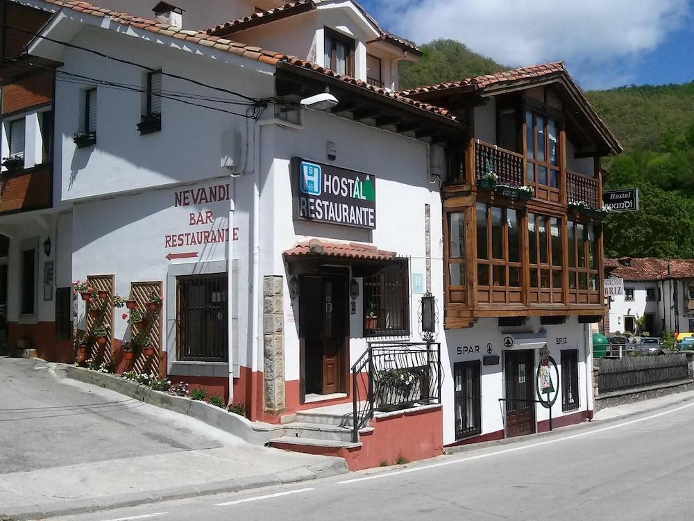 Hostal Nevandi Espinama Bagian luar foto