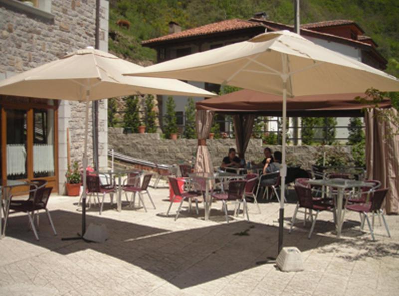 Hostal Nevandi Espinama Bagian luar foto