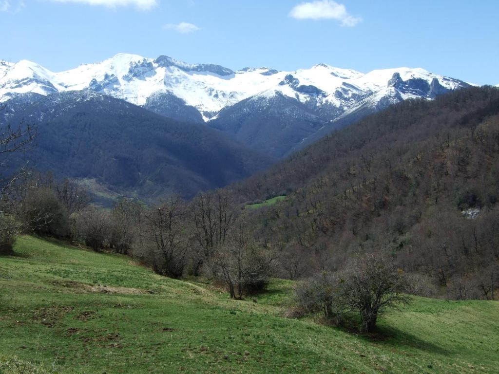 Hostal Nevandi Espinama Bagian luar foto