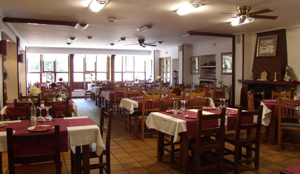 Hostal Nevandi Espinama Bagian luar foto