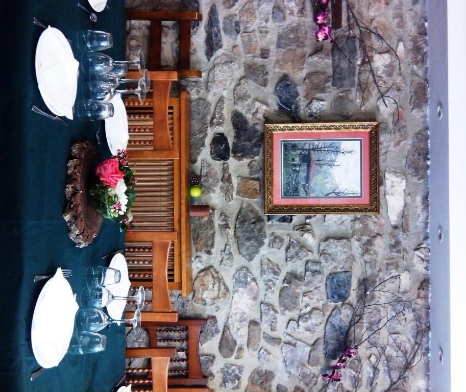 Hostal Nevandi Espinama Bagian luar foto