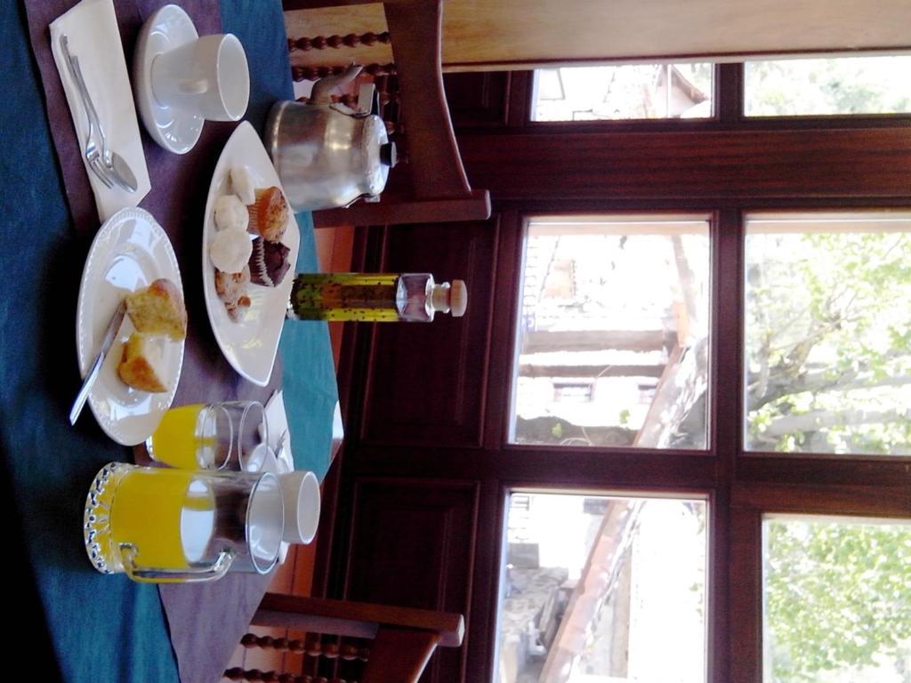Hostal Nevandi Espinama Bagian luar foto